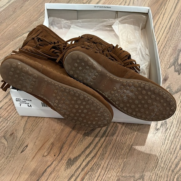 Minnetonka 3-Layer Fringe Boots - Brown Suede - Picture 5 of 5